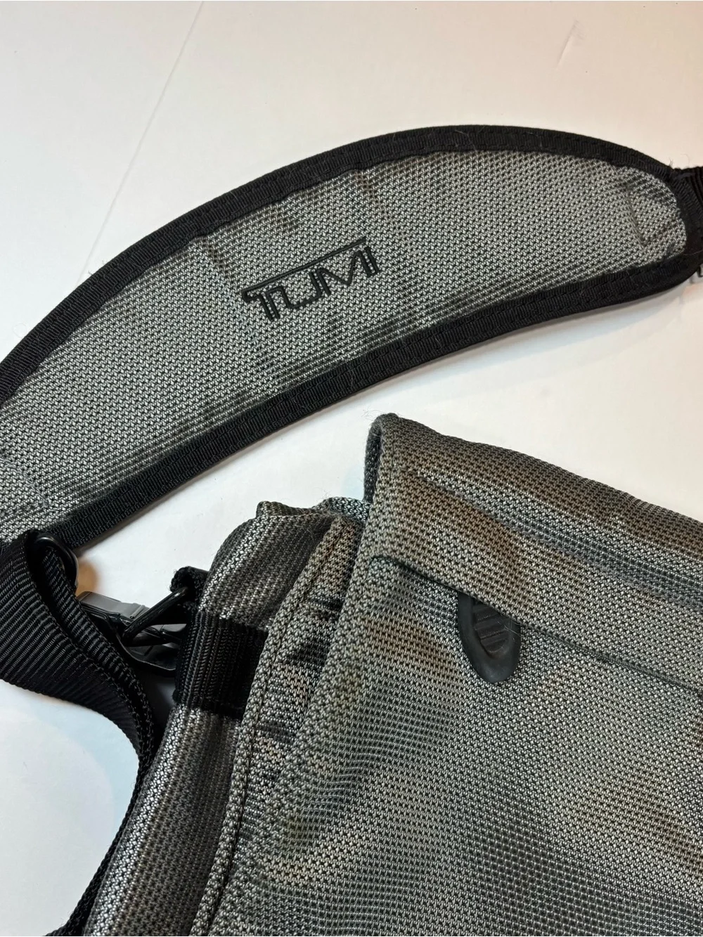 Tumi Gray Ballistic Tech T2 Nylon Expandable Messenger Computer Briefcase